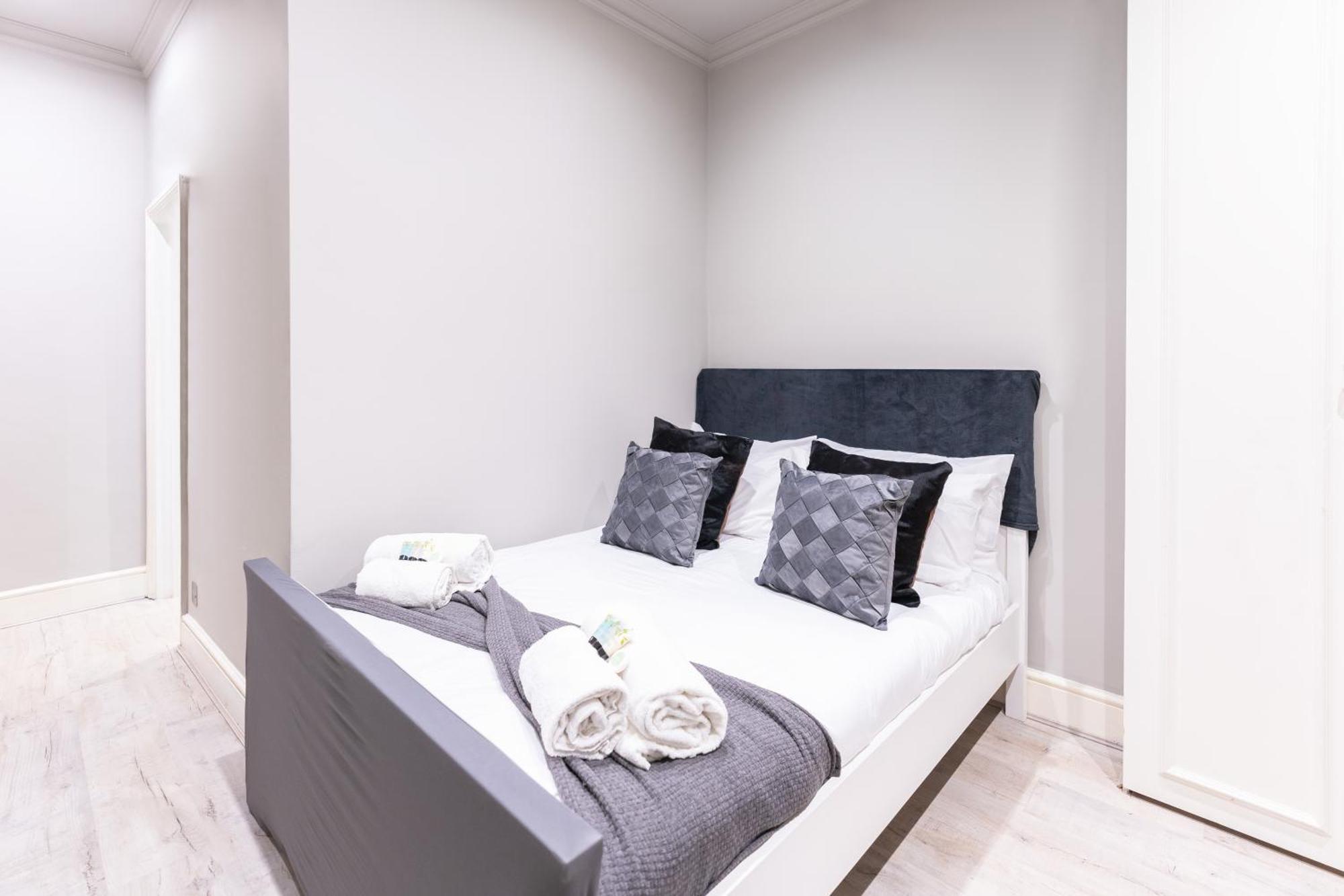 Luxury 3 Bedroom Flat With Balcony In Westbourne Park Лондон Екстер'єр фото