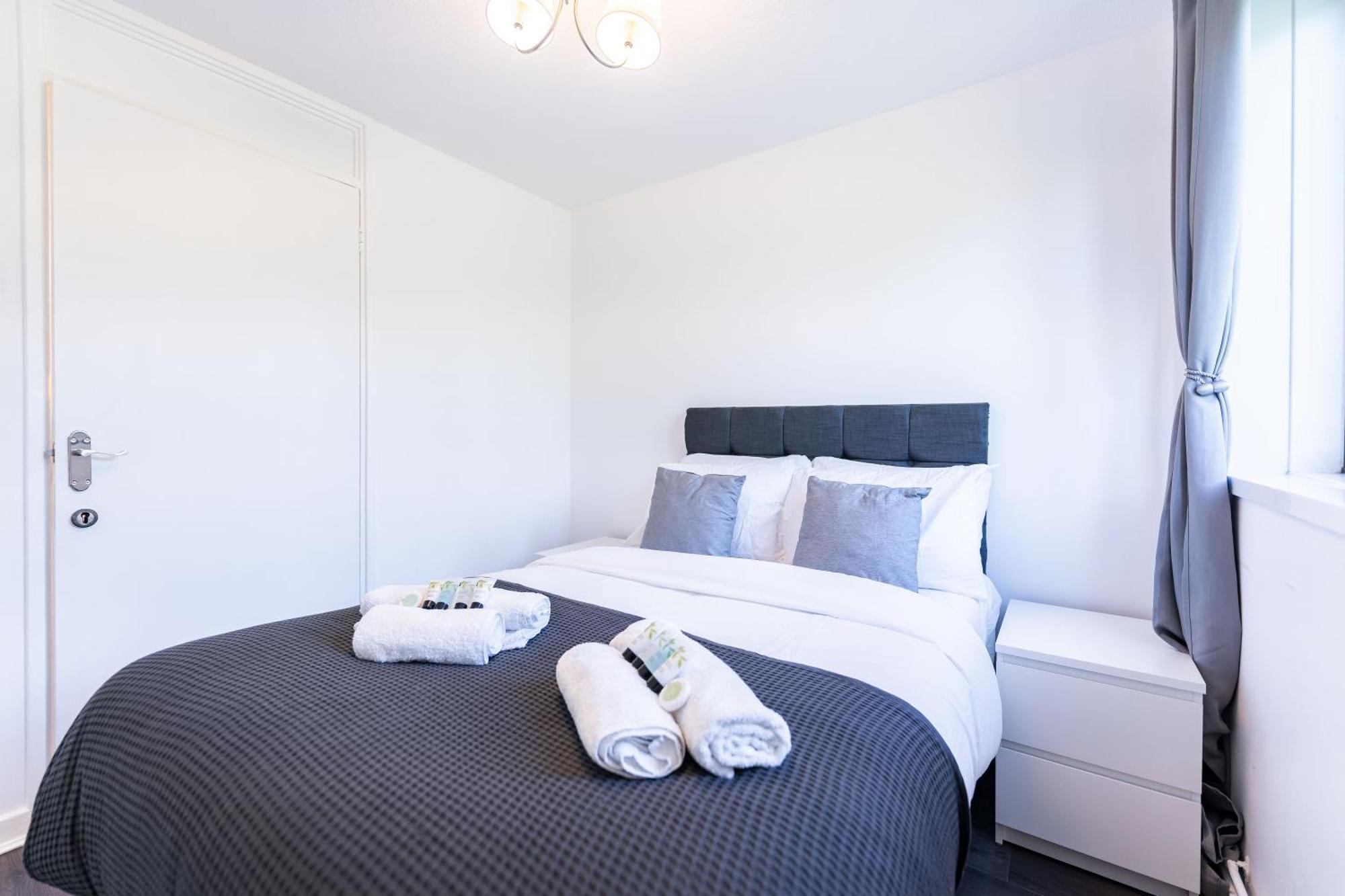 Luxury 3 Bedroom Flat With Balcony In Westbourne Park Лондон Екстер'єр фото